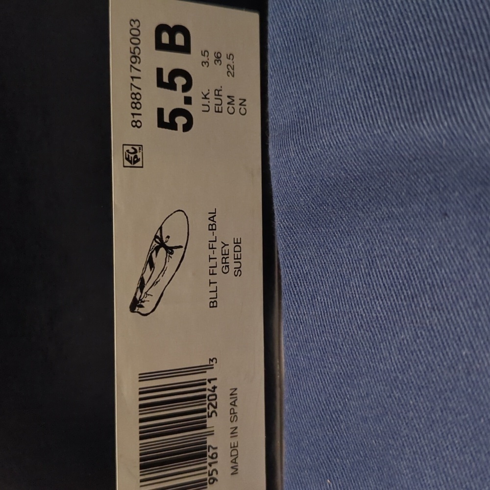 Polo Ralph Lauren Women's Ballet-Ballerina Flat Grey Suede shoes. Size 5.5B. - Picture 6 of 9